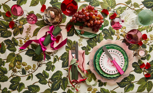 Christmas Table Styling: Pink & Green