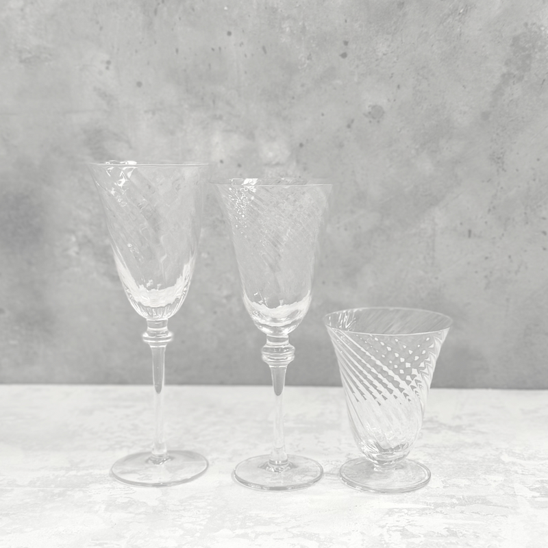 Tulip Swirl White Wine Glass