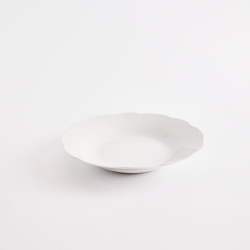 White bowl with long edges. 