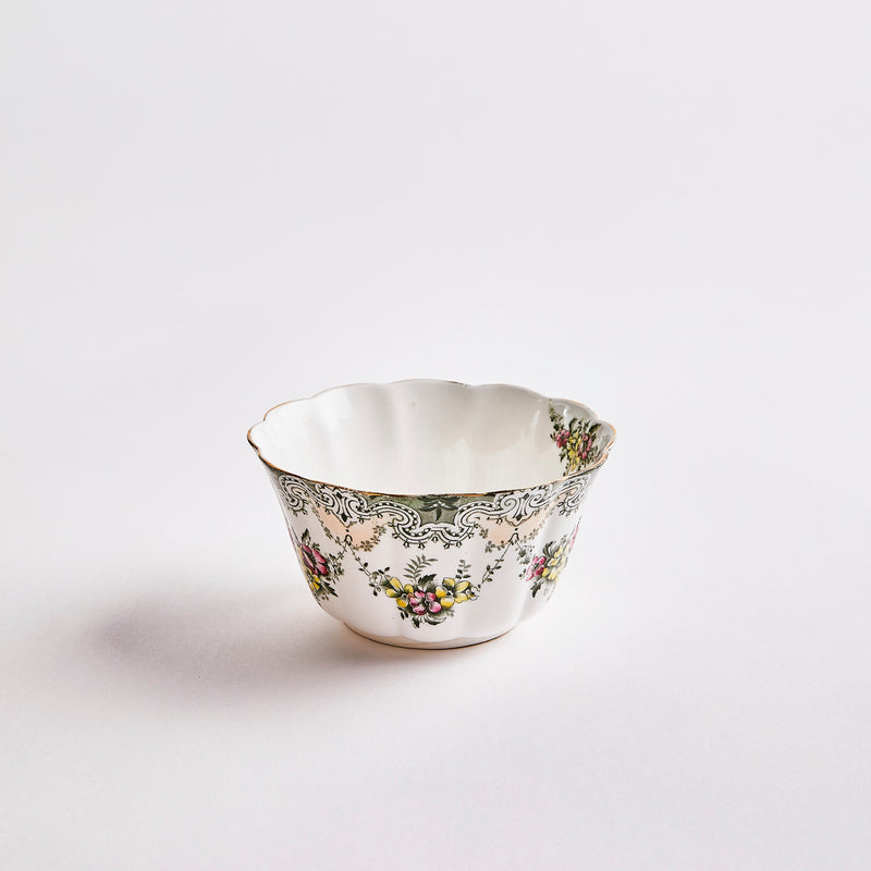 Multicoloured vintage pattern bowl.
