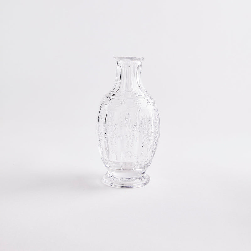 Clear glass decanter. 