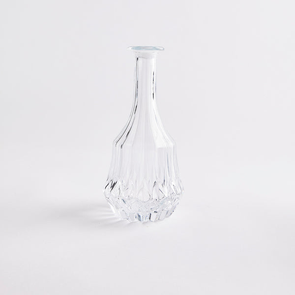 Clear glass decanter. 