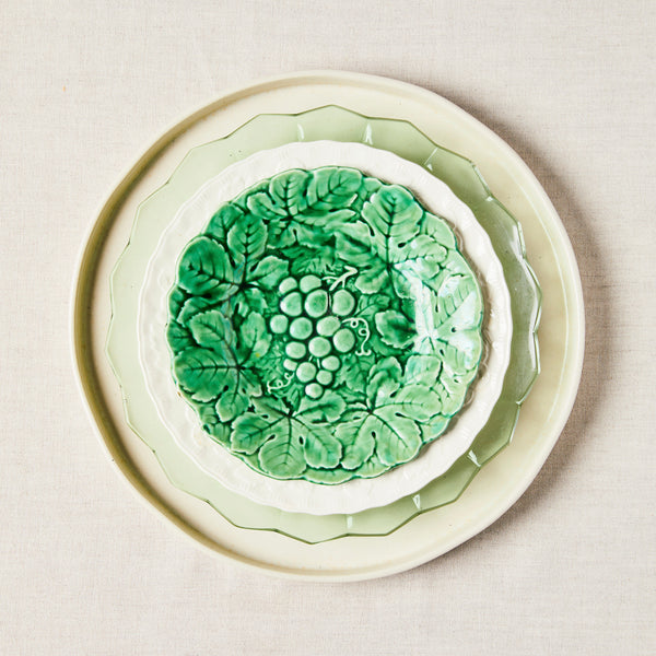 Cream and green mixed plate set.