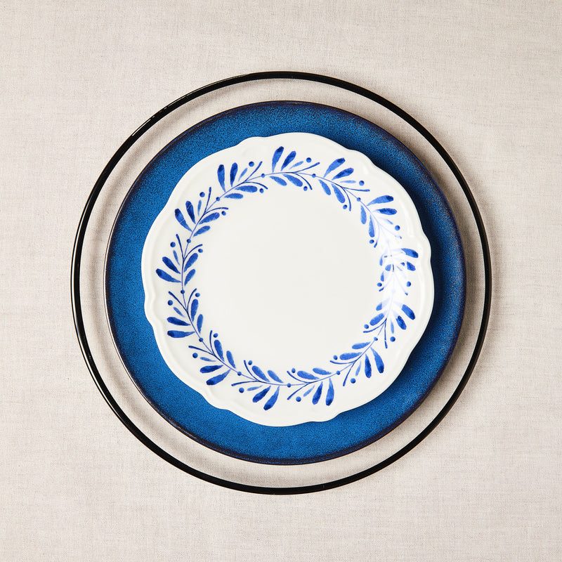 Blue mixed plate set.