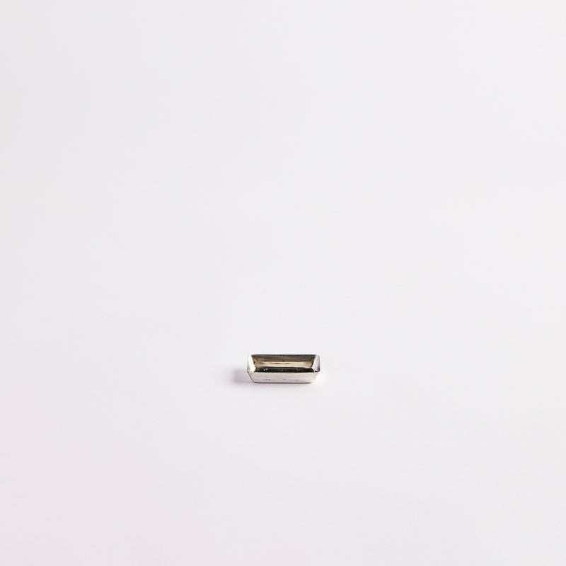 Silver mini rectangular flan case.